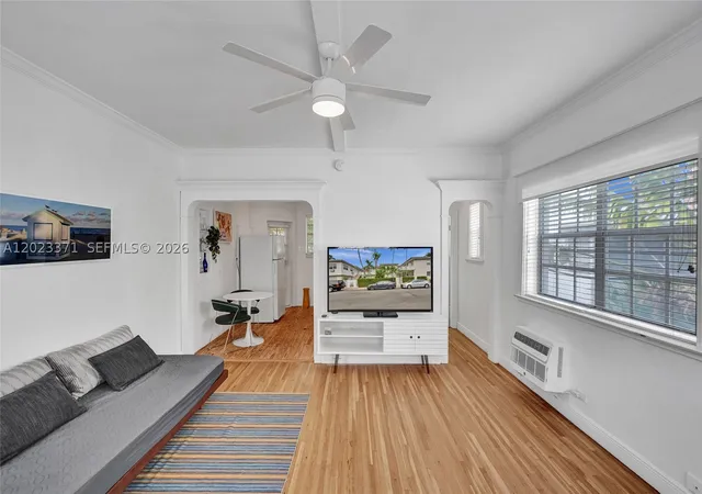 717-espanola-way-204-miami-beach-fl-33139/hzid_bce56d61