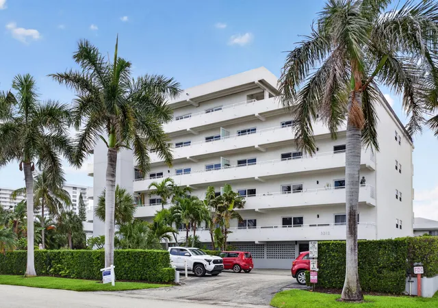 3212-ne-12th-st-apt-204-pompano-beach-fl-33062/hzid_2d53ed8d