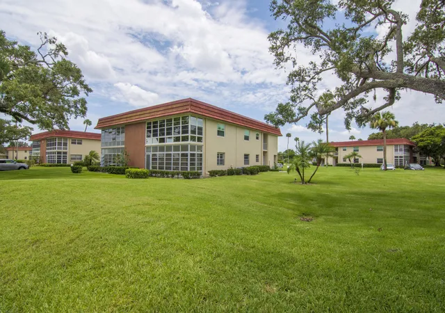 61-woodland-dr-106-vero-beach-fl-32962/hzid_80ff35b2