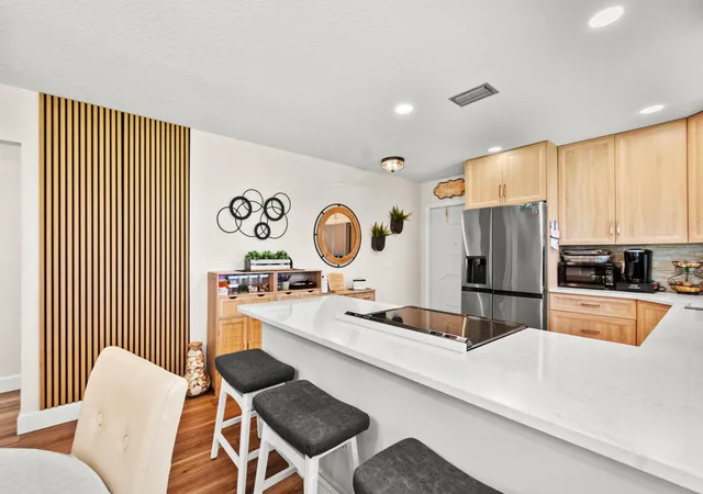 61-woodland-dr-107-vero-beach-fl-32962/hzid_f0f1edf7