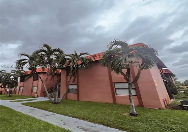 6480-w-27th-ct-54-22-hialeah-fl-33016/hzid_8eba58c3