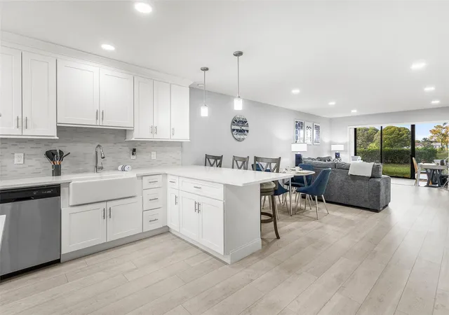 9286-vista-del-lago-boca-raton-fl-33428/hzid_fd5a896d