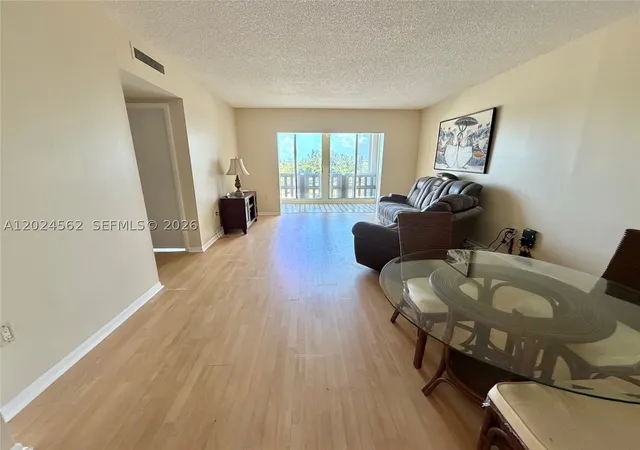 4001-hillcrest-dr-609-hollywood-fl-33021/hzid_8c3f7011