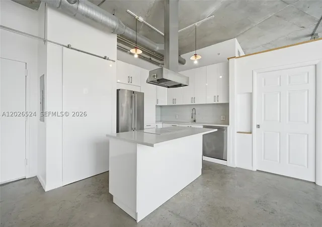 10-sw-south-river-dr-804-miami-fl-33130/hzid_8fdfc907