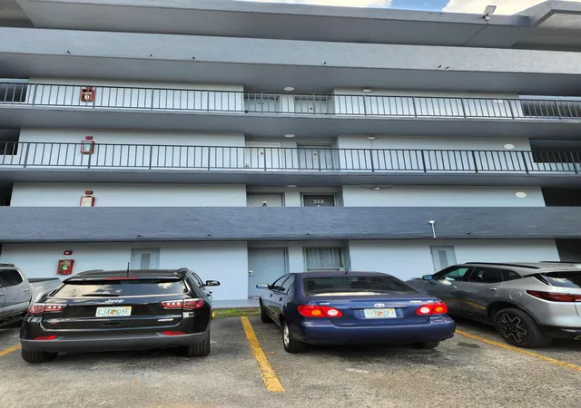 210-fontainebleau-blvd-311-miami-fl-33172/hzid_165924b8