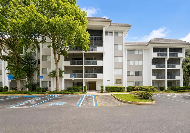 711-n-pine-island-rd-204-plantation-fl-33324/hzid_fbaa0b19