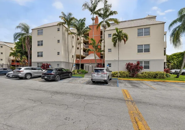 8353-lake-dr-204-doral-fl-33166/hzid_f7030f46