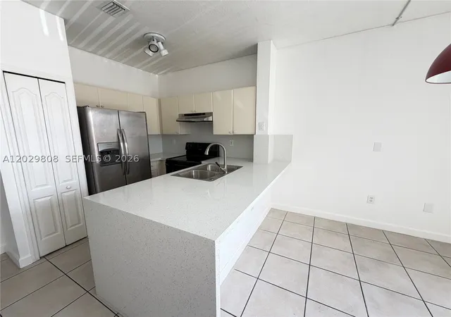 7080-nw-177th-st-209-13-hialeah-fl-33015/hzid_048105f6