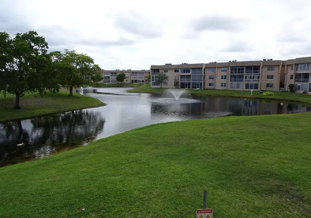 9261-sunrise-lakes-blvd-210-fort-lauderdale-fl-33322/hzid_4d958ed1