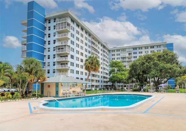 4200-hillcrest-dr-504-hollywood-fl-33021/hzid_42c3361e