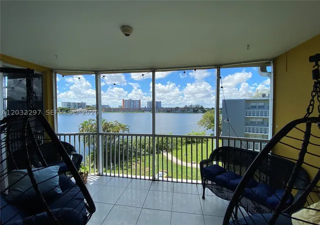1660-ne-191st-st-413-1-miami-fl-33179/hzid_3efe0496