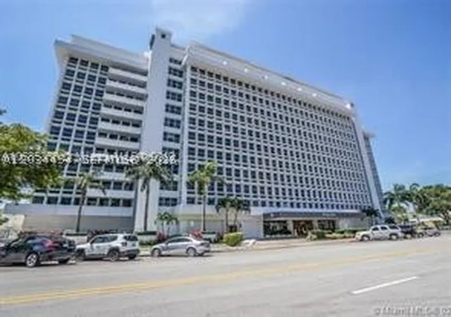 700-biltmore-way-1216-coral-gables-fl-33134/hzid_943f414d
