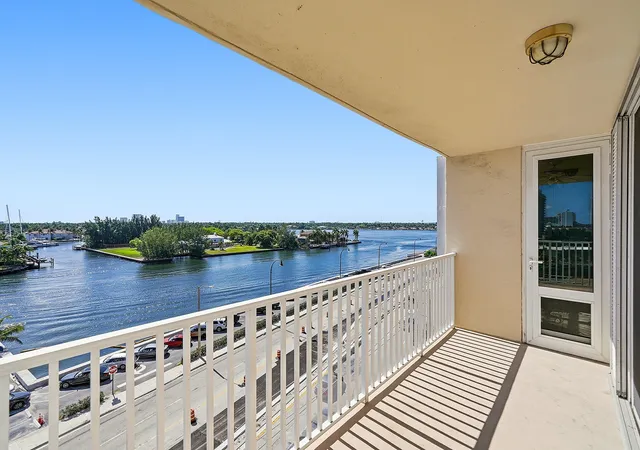 1401-s-ocean-dr-407-hollywood-fl-33019/hzid_67a6ce42