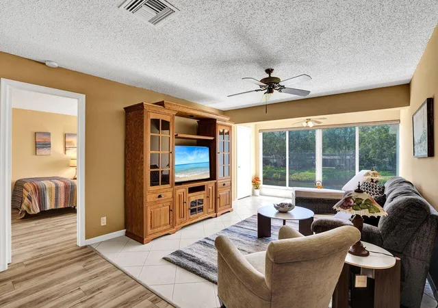 1050-citrus-wy-203-delray-beach-fl-33445/hzid_30bdbbf1
