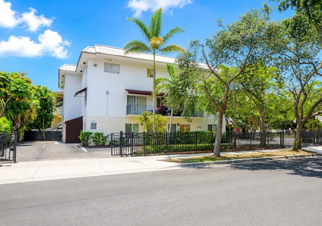 990-nw-1st-st-apt-1-miami-fl-33128/hzid_8455f918