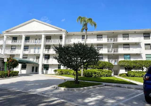3516-whitehall-dr-105-west-palm-beach-fl-33401/hzid_9d71cb4e