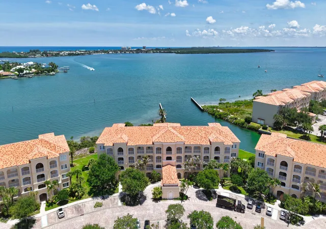 4-harbour-isle-dr-w-ph04-fort-pierce-fl-34949/hzid_93957544