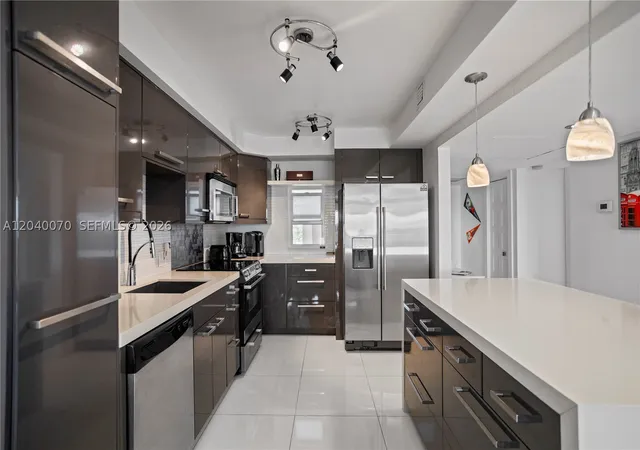 3050-n-palm-aire-dr-710-pompano-beach-fl-33069/hzid_ac01b94a