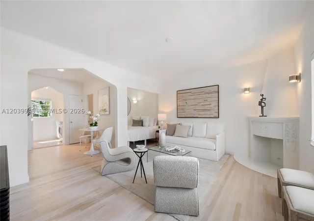 750-espanola-way-8-miami-beach-fl-33139/hzid_0d4a6287