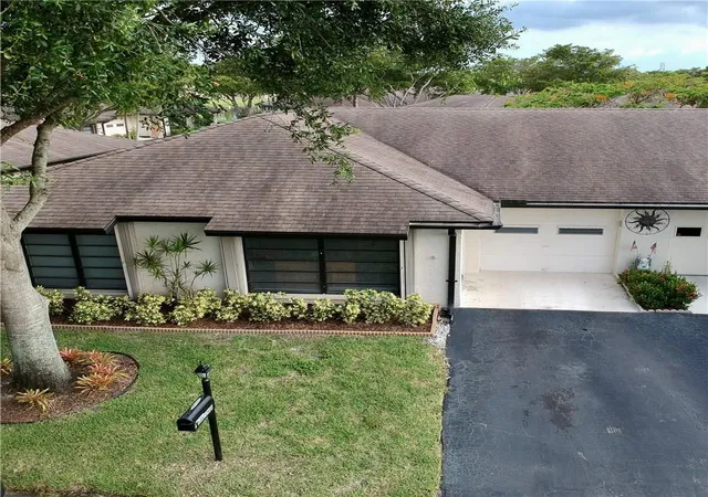 10151-eaglewood-ter-a-boynton-beach-fl-33436/hzid_4ca668fe