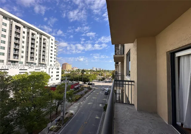 3590-coral-way-611-miami-fl-33145/hzid_d984c455