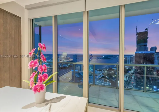 888-biscayne-blvd-5404-miami-fl-33132/hzid_dbb8a2cb