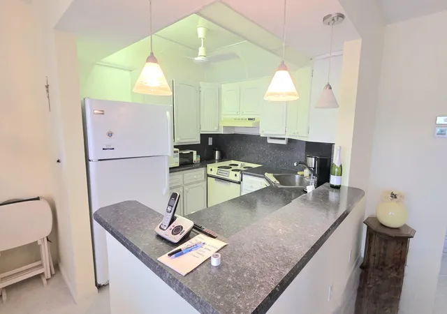 3200-ne-7th-ct-202b-pompano-beach-fl-33062/hzid_f0ab9853