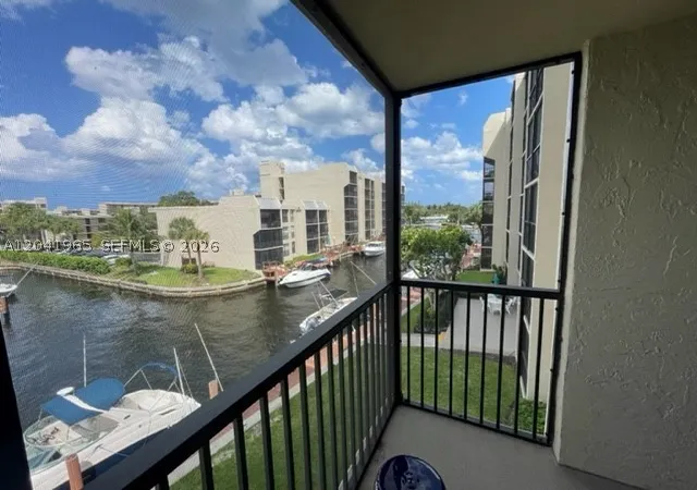 17-royal-palm-way-302-boca-raton-fl-33432/hzid_ca05f646