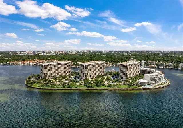 3-grove-isle-dr-c803-miami-fl-33133/hzid_afc2f942