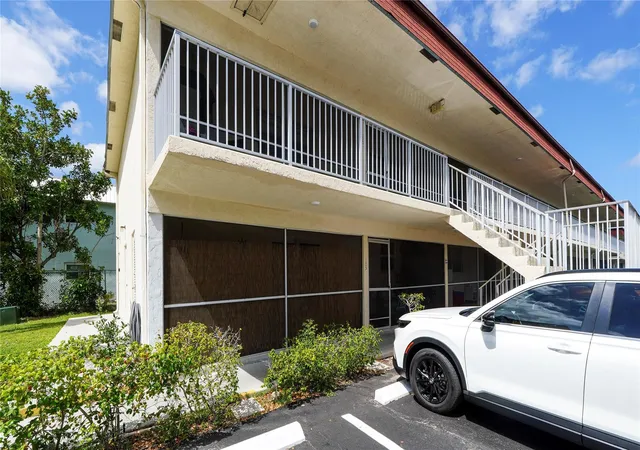 5377-sw-40th-ave-105-dania-beach-fl-33314/hzid_d369995a