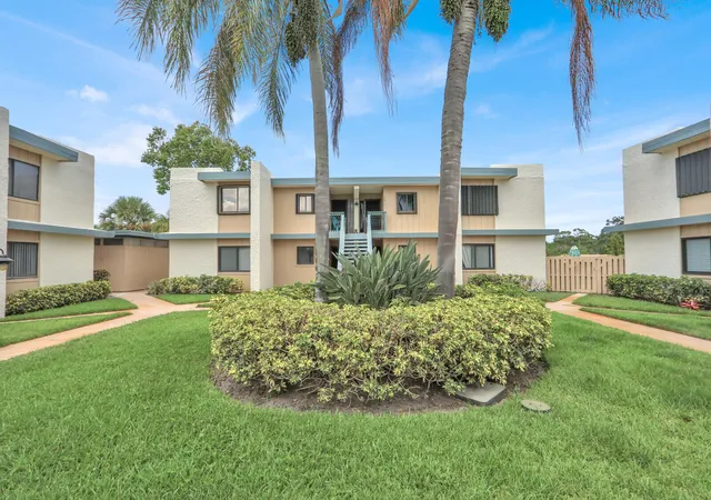 1551-ne-13th-ter-a9-jensen-beach-fl-34957/hzid_b45f825f