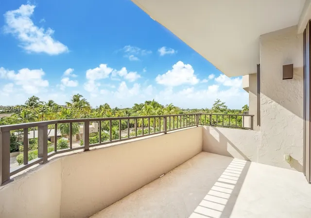 151-crandon-blvd-439-key-biscayne-fl-33149/hzid_c56f7da3