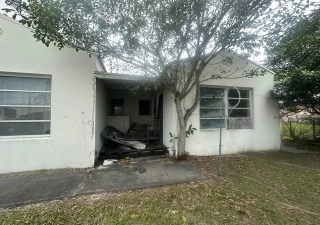 223-se-4th-st-1-2-hallandale-beach-fl-33009/hzid_9707e1c5