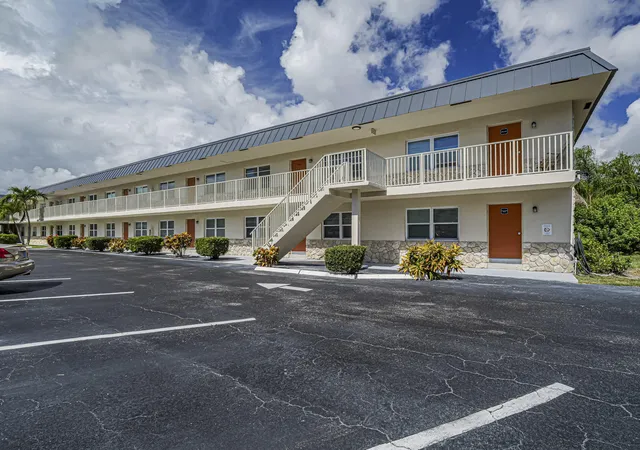 923-22nd-pl-219-vero-beach-fl-32960/hzid_12446613