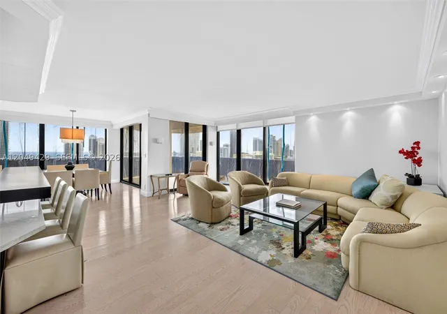 19667-turnberry-way-19k-aventura-fl-33180/hzid_6eb273bb