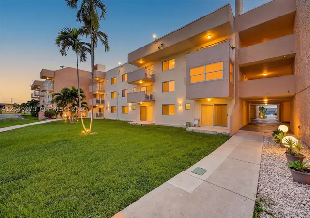 10300-coral-way-c25-miami-fl-33165/hzid_993e89a2