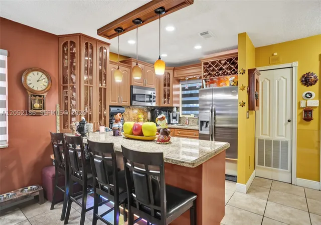 2359-w-74th-st-1-104-hialeah-fl-33016/hzid_d207b1c9