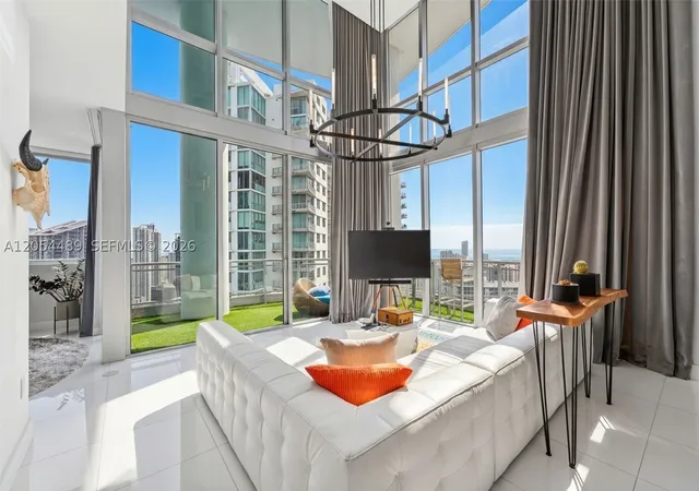 90-sw-3rd-st-ph-12-miami-fl-33130/hzid_0518016f