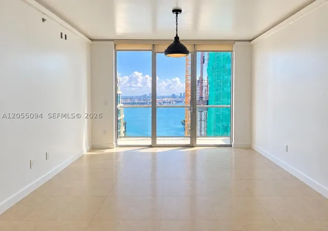31-se-5th-st-3712-miami-fl-33131/hzid_b417ff11