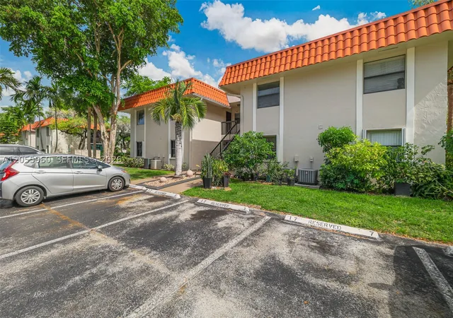 9732-hammocks-blvd-203-17-miami-fl-33196/hzid_609e582d
