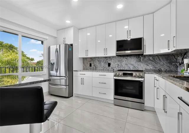 1501-sw-134th-way-403d-pembroke-pines-fl-33027/hzid_3258b8c9