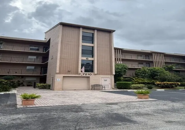 7210-lake-cir-dr-margate-fl-33063/hzid_b8e7e31c