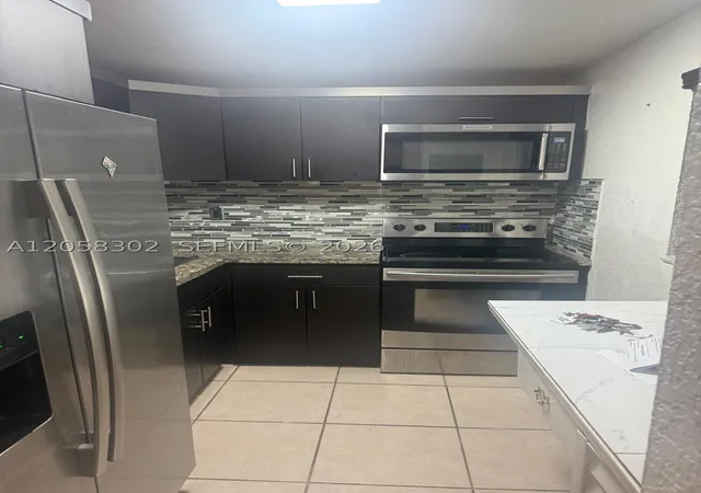 6095-w-18th-ave-s106-hialeah-fl-33012/hzid_546e5cfa