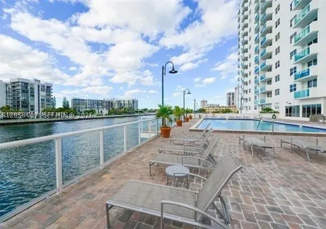 3000-s-ocean-dr-518-hollywood-fl-33019/hzid_8f33becc