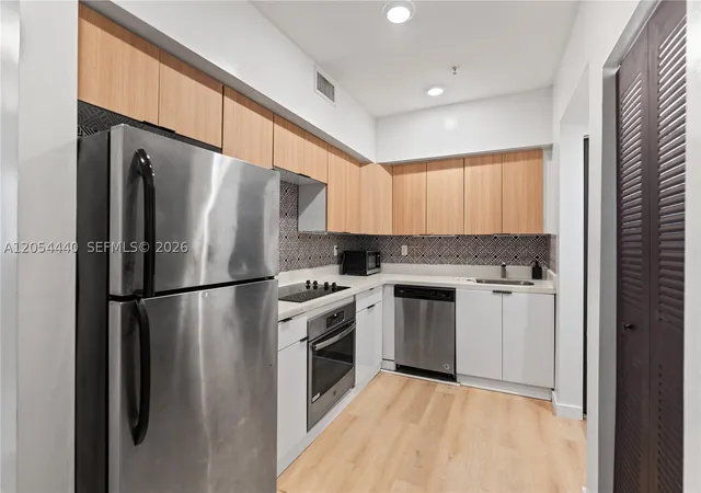 810-7th-102-miami-beach-fl-33139/hzid_a7cc0848