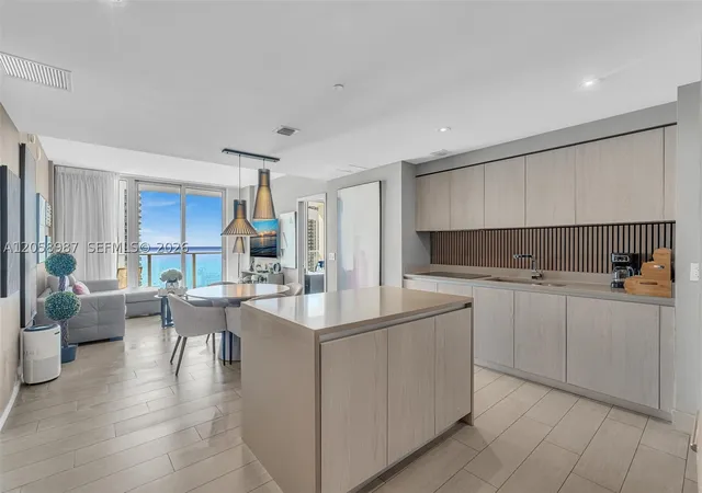 4010-s-ocean-dr-r3305-hollywood-fl-33019/hzid_146a6ee3