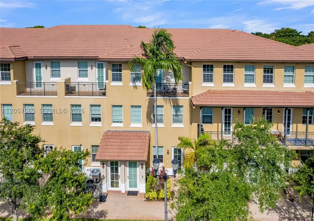 950-sw-147th-ave-2611-pembroke-pines-fl-33027/hzid_50f3ff70