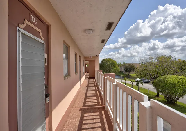 9400-sunrise-lakes-blvd-303-sunrise-fl-33322/hzid_e8fc2dc9