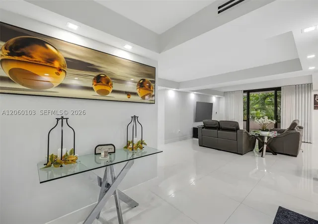 13953-kendale-lakes-cir-b205-miami-fl-33183/hzid_530a4da4