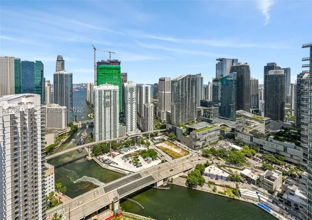 90-sw-3rd-st-ph-17-miami-fl-33130/hzid_c4e2247c
